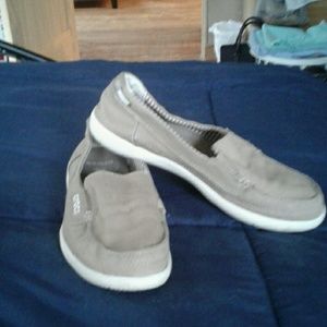 Women's crocs size 7 wide